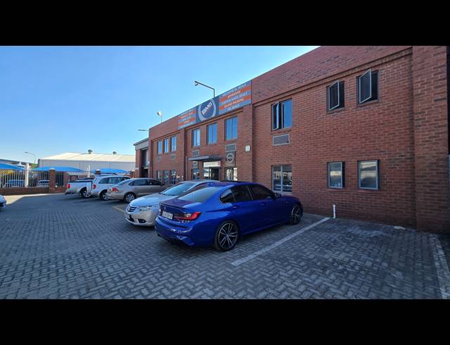715M² WAREHOUSE TO LET IN SPARTAN